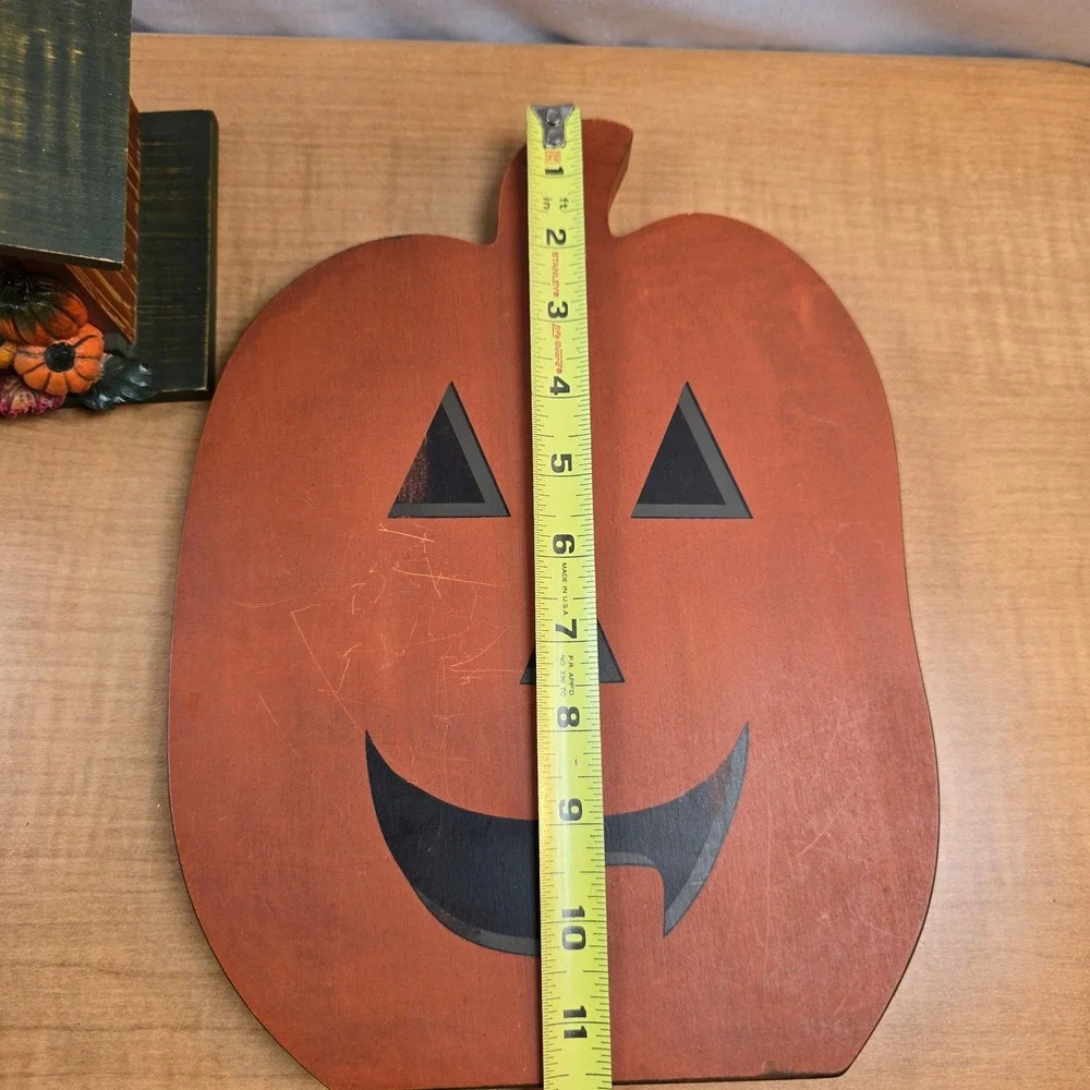 Russ Berrie Wooden House and Pumpkin Thanksgiving Rustic Country Halloween